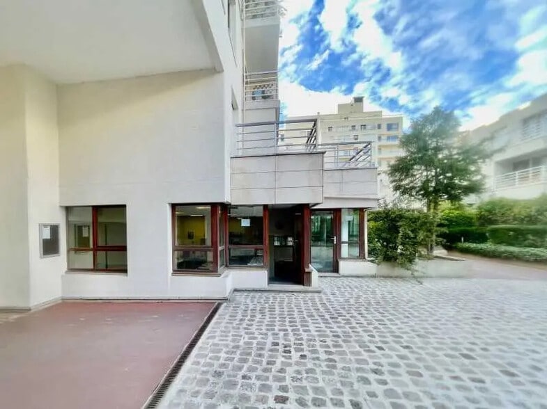 10 Villa Des Nymphéas, Paris for sale - Building Photo - Image 1 of 7