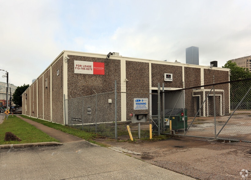 103 N Jackson St, Houston, TX for lease - Primary Photo - Image 1 of 5
