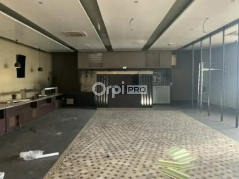 Retail in Beauvais for sale - Building Photo - Image 3 of 9