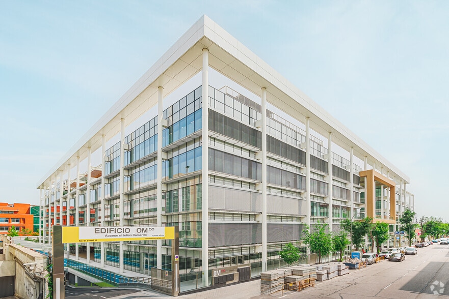 Calle Julián Camarillo, 31 MADBIT, Madrid, Madrid for lease - Building Photo - Image 3 of 18
