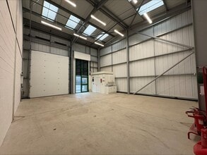 Engine Ln, Nottingham for lease Interior Photo- Image 2 of 5
