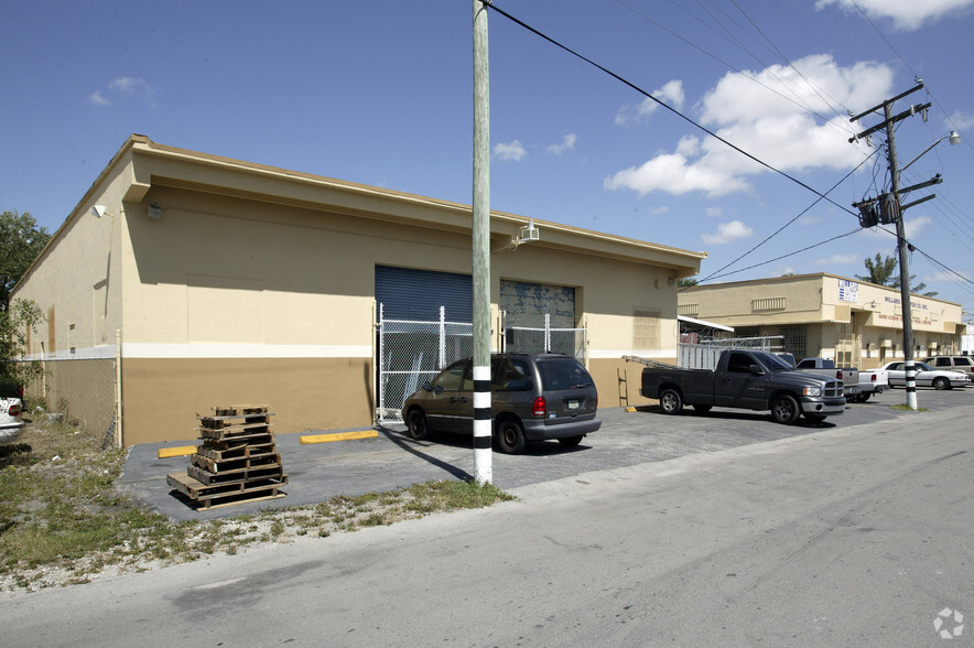 4310 NW 35th Ct, Miami, FL for lease - Building Photo - Image 1 of 7