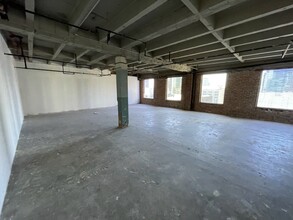 818 W 7th St, Los Angeles, CA for lease Interior Photo- Image 1 of 3