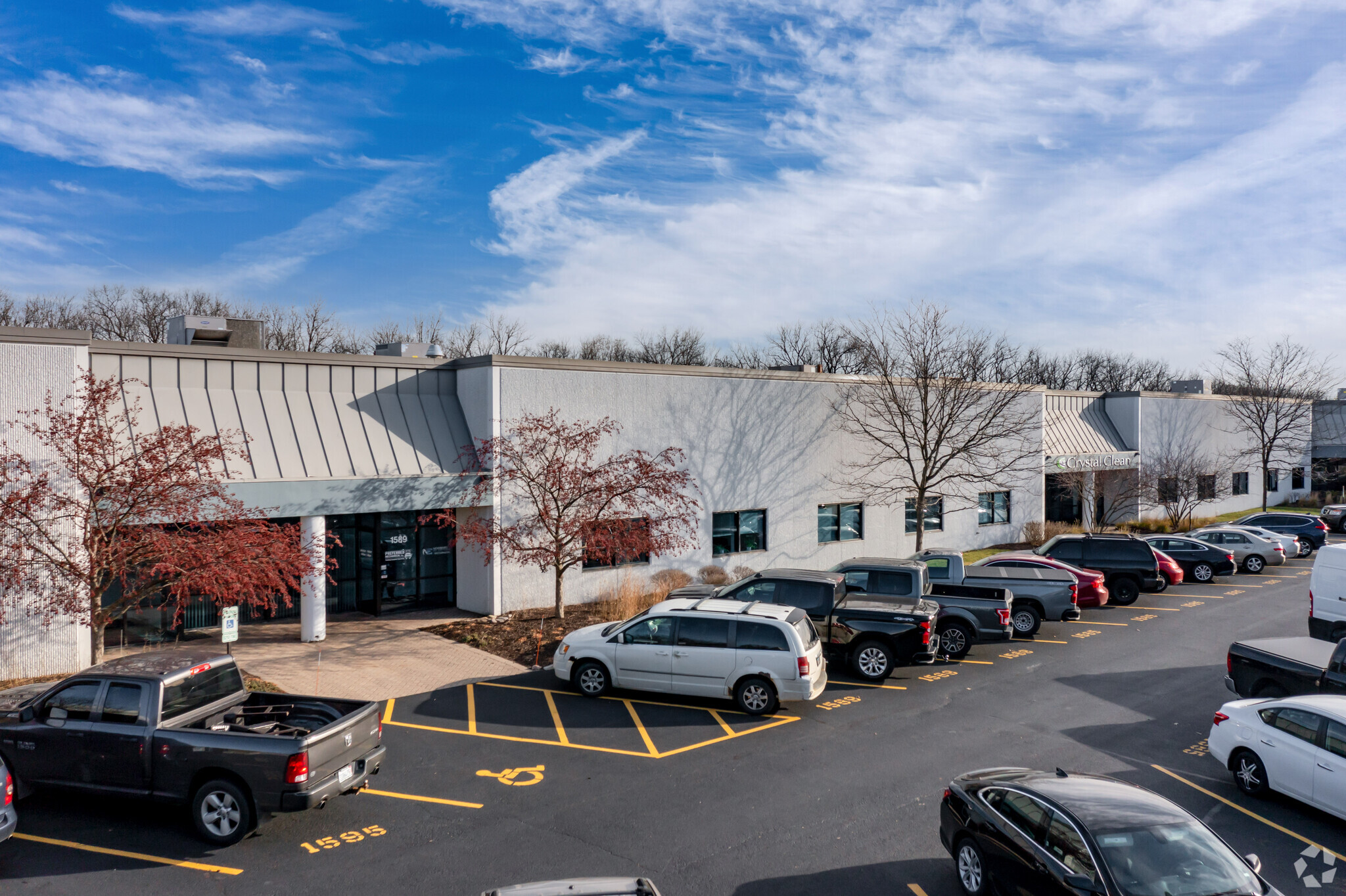 1575-1595 Highpoint Dr, Elgin, IL for lease Primary Photo- Image 1 of 5