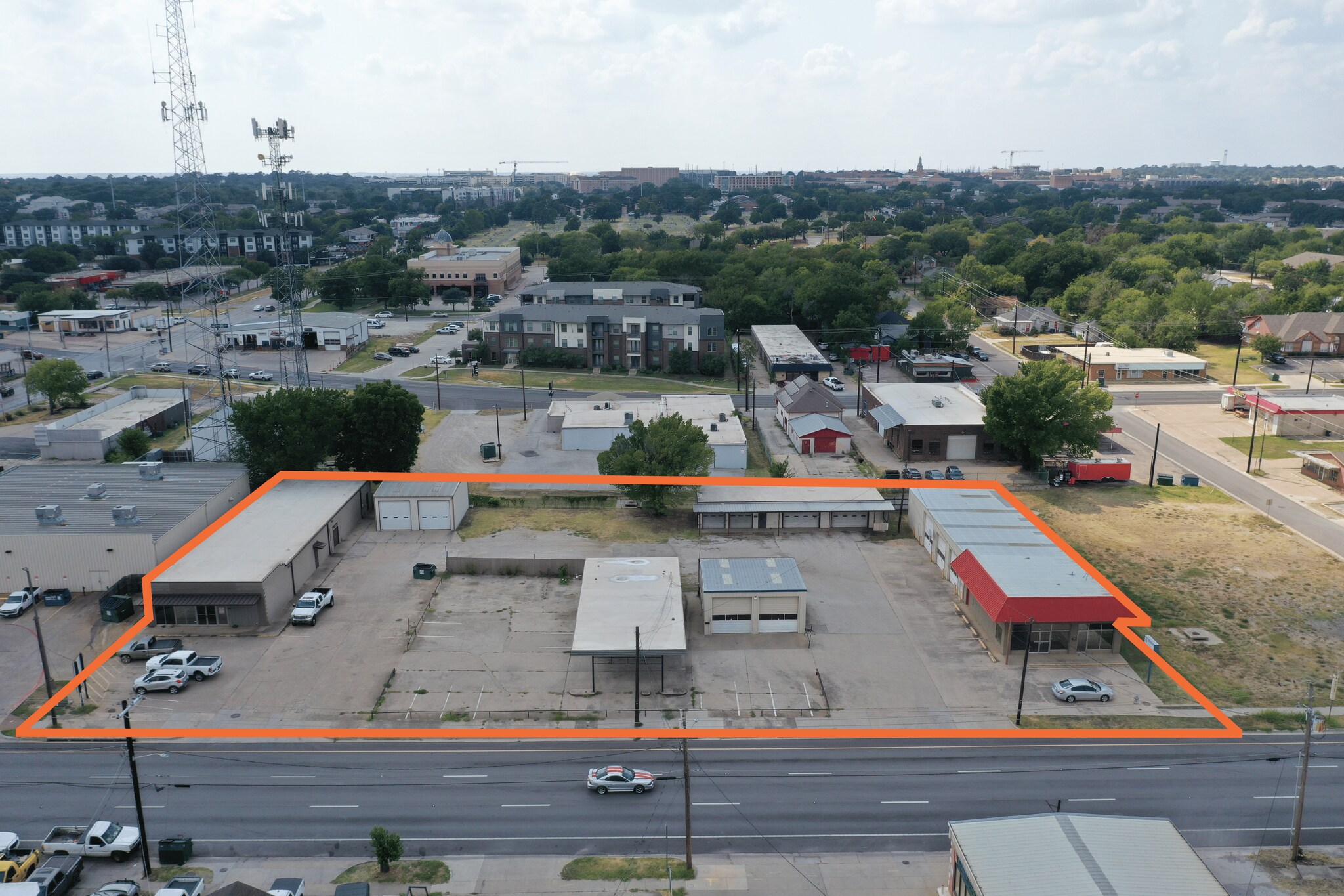 804 S Locust St, Denton, TX for sale Primary Photo- Image 1 of 9