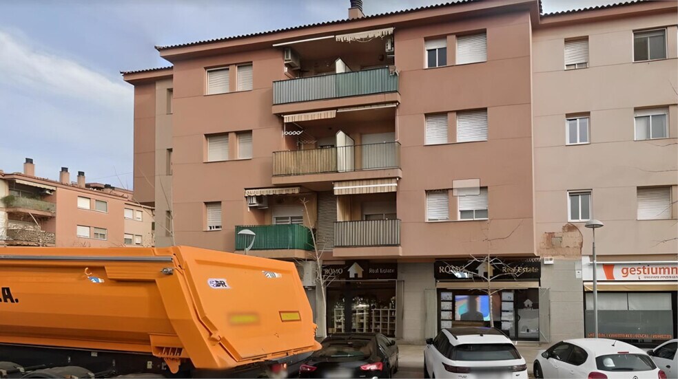 Multifamily in Santa Perpètua de Mogoda, Barcelona for sale - Primary Photo - Image 1 of 1