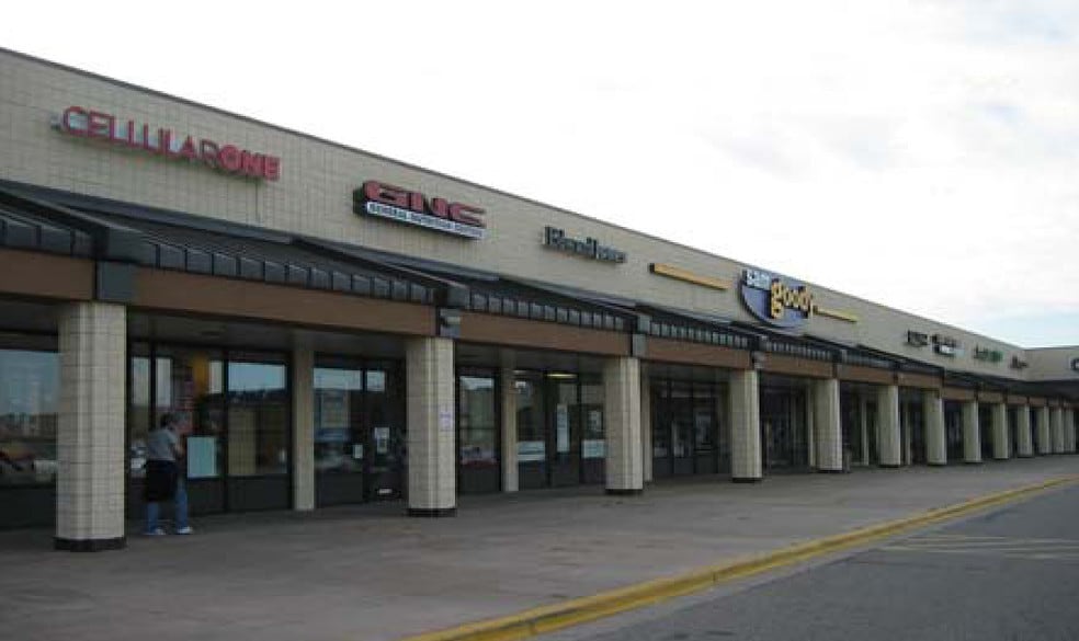 1800 S Stephenson, Iron Mountain, MI for lease - Primary Photo - Image 1 of 2