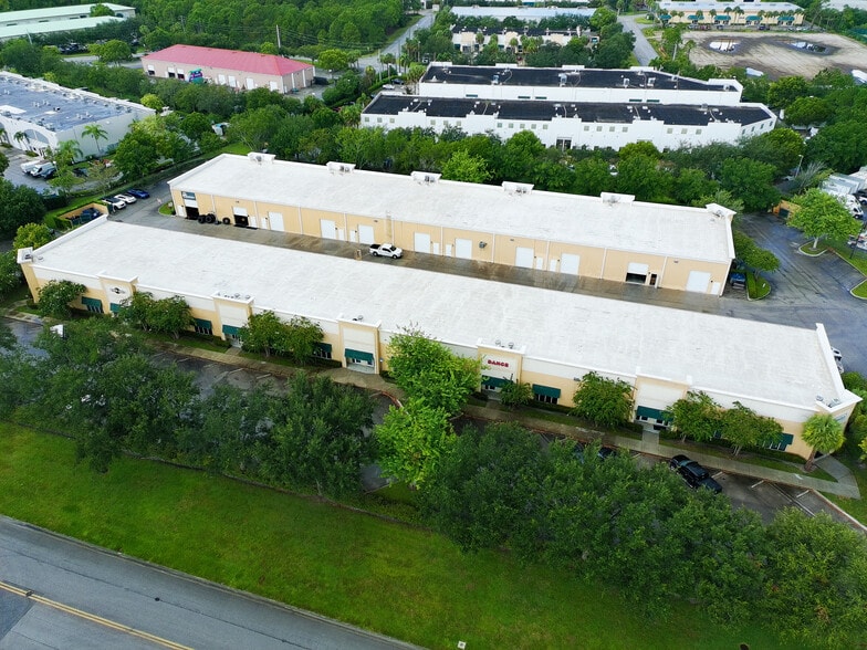 660 NW Enterprise Dr, Port Saint Lucie, FL for lease - Building Photo - Image 1 of 11