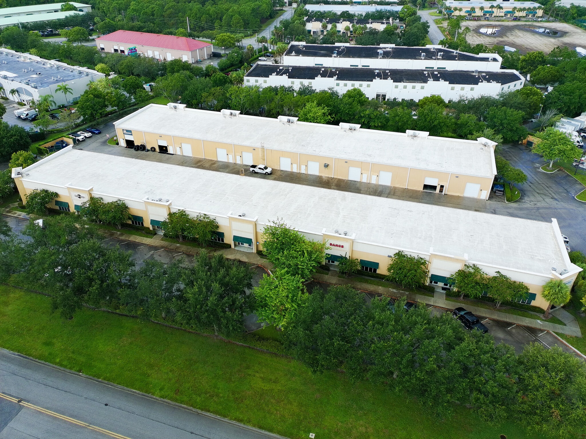 660 NW Enterprise Dr, Port Saint Lucie, FL for lease Building Photo- Image 1 of 12