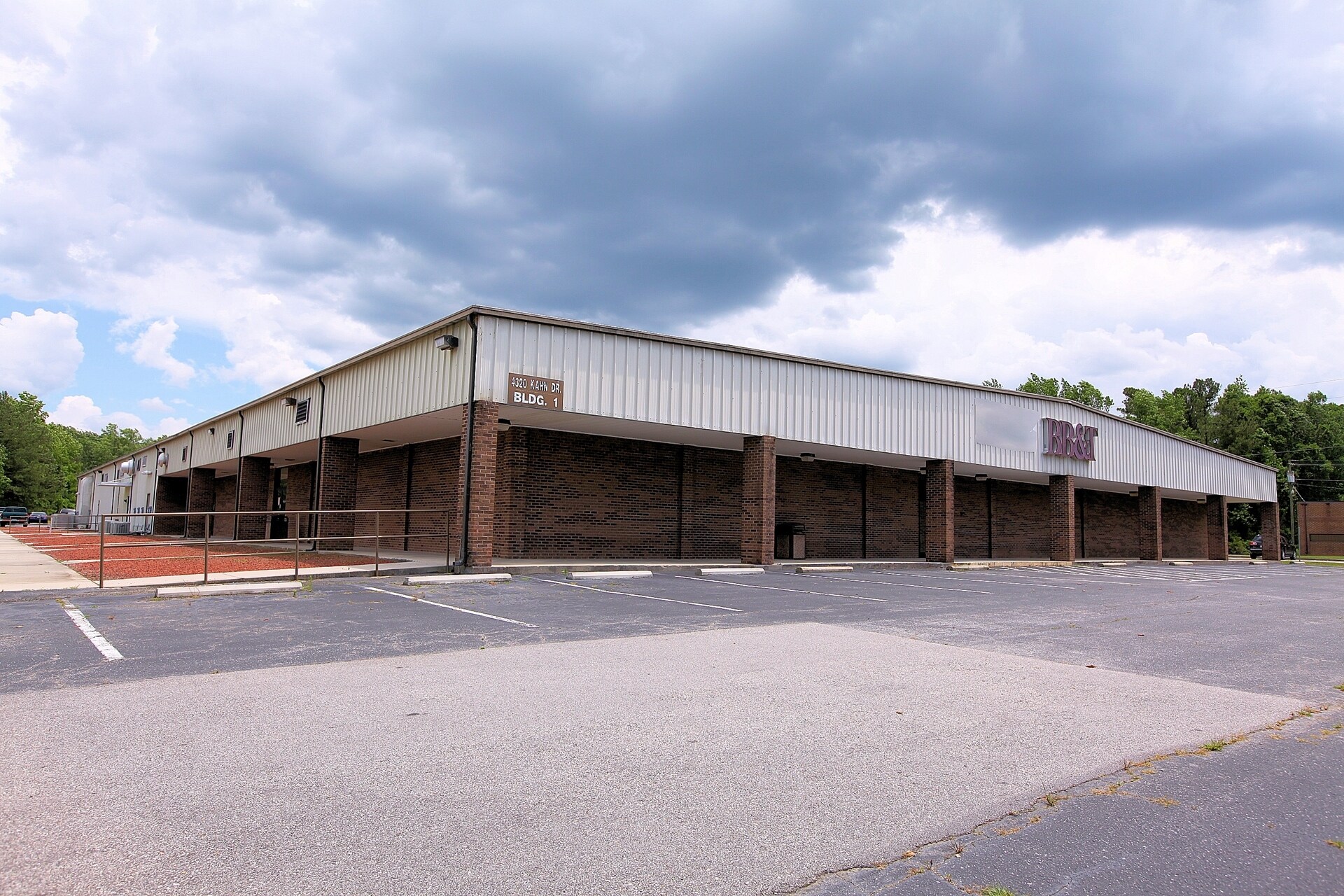 4330 Kahn Dr, Lumberton, NC for sale Primary Photo- Image 1 of 1