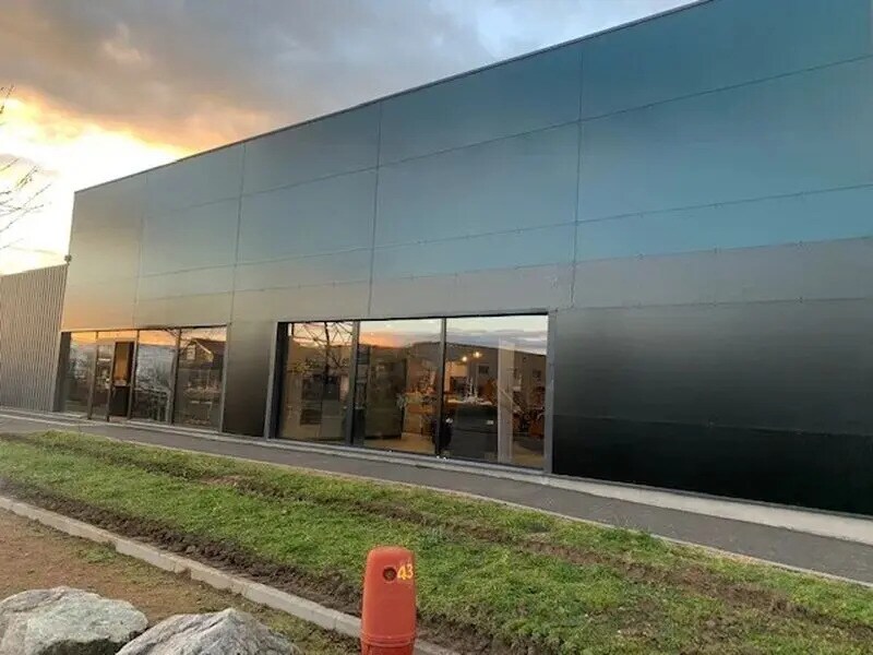 Retail in Savigneux for sale Building Photo- Image 1 of 4