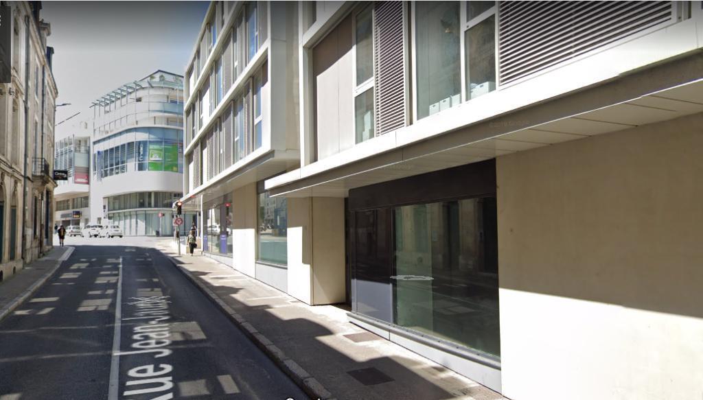 Retail in Poitiers for lease Building Photo- Image 1 of 6