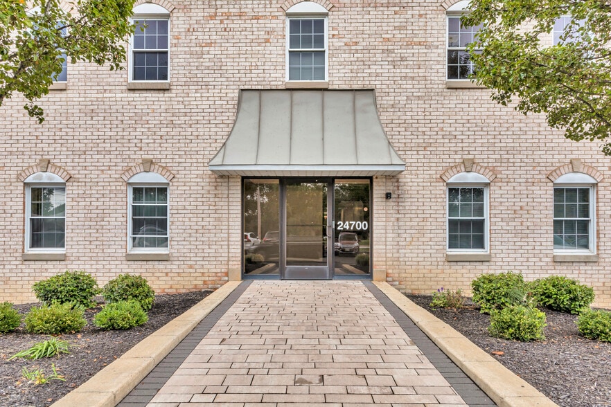 24700 Center Ridge Rd, Westlake, OH for lease - Building Photo - Image 2 of 17