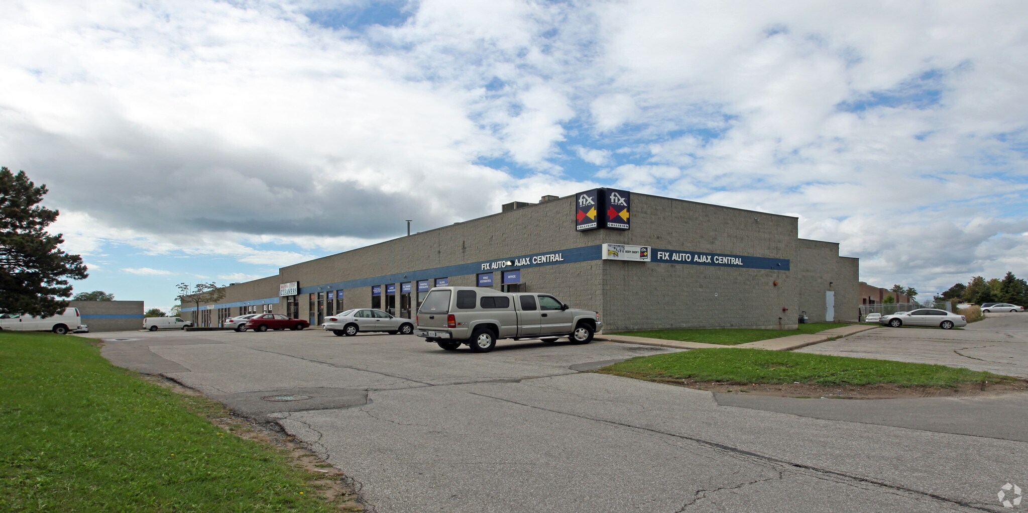 370 Monarch Ave, Ajax, ON for sale Primary Photo- Image 1 of 1