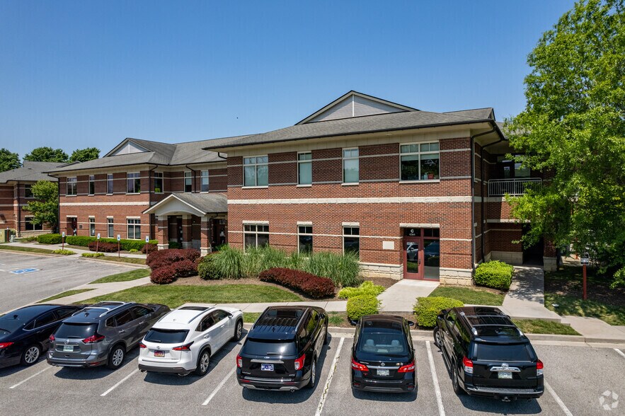 6342-6360 Lonas Spring Dr, Knoxville, TN for lease - Building Photo - Image 2 of 6