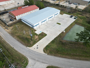 535 S Persimmon St, Tomball, TX for lease Building Photo- Image 1 of 3