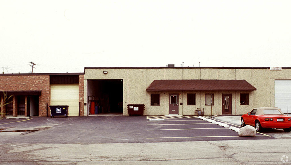 1071-1095 Waveland Ave, Franklin Park, IL for sale - Building Photo - Image 2 of 6