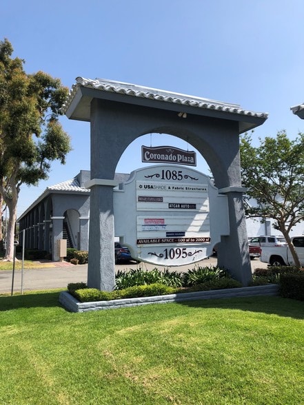 1085 N Main St, Orange, CA for lease - Building Photo - Image 2 of 3