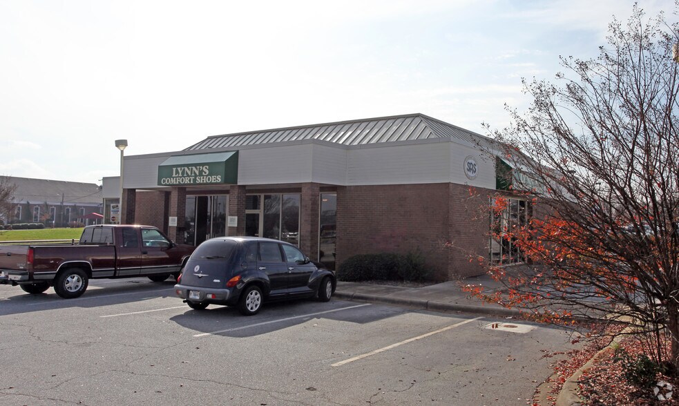 104 S Main St, Mauldin, SC for sale - Primary Photo - Image 1 of 1