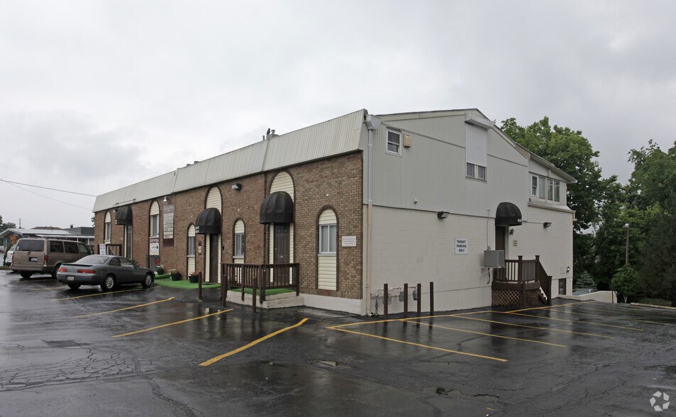 3329-3337 Dayton-Xenia Rd, Dayton, OH for lease - Building Photo - Image 1 of 23
