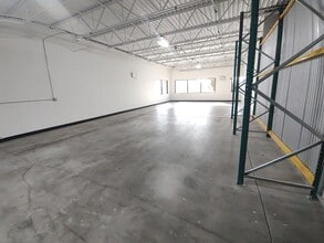 10949 E Peakview Ave, Englewood, CO for lease Interior Photo- Image 2 of 5