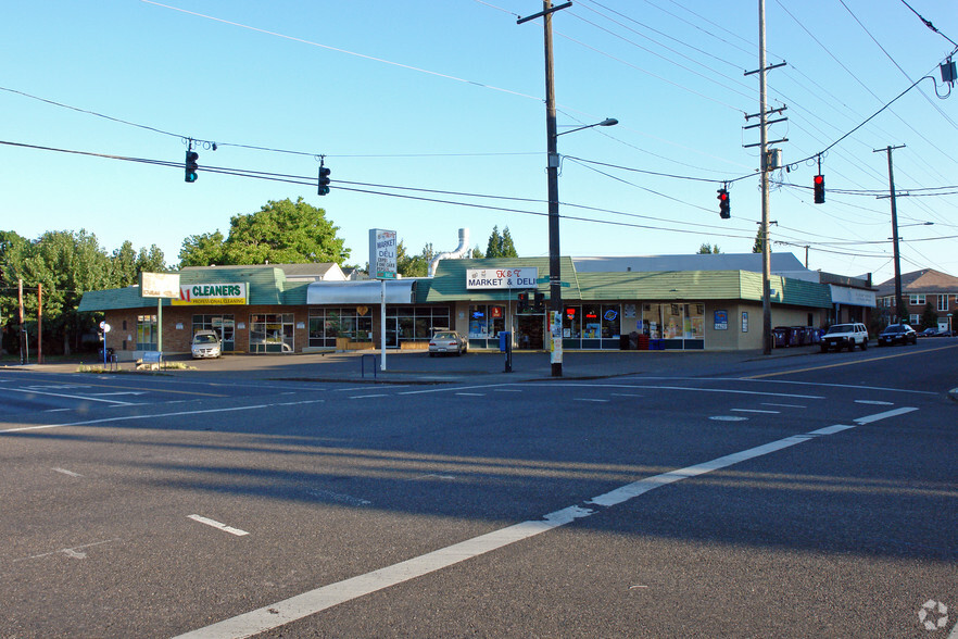 2715-2731 NE Glisan St, Portland, OR for lease - Primary Photo - Image 2 of 2