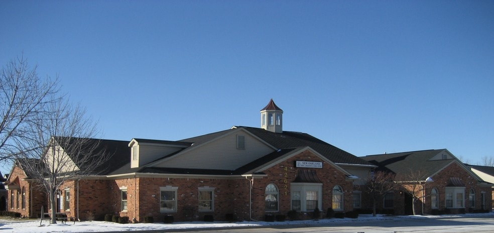 42621 Garfield Rd, Clinton Township, MI for lease - Building Photo - Image 2 of 3