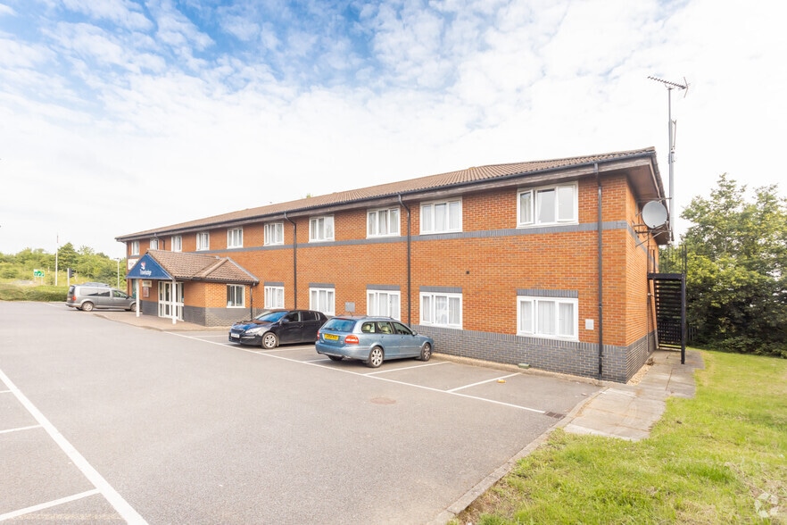 Towcaster Rd, Milton Keynes for sale - Primary Photo - Image 1 of 1