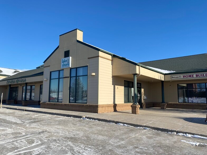637-651 Walton Dr, Plymouth, WI for lease - Building Photo - Image 3 of 15