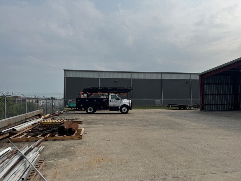 4200 New West Rd, Pasadena, TX for lease - Building Photo - Image 2 of 3