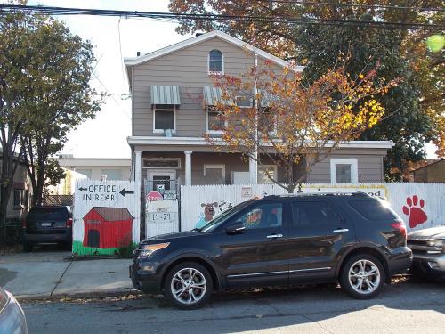14-27 128th St, College Point, NY for lease - Building Photo - Image 1 of 9