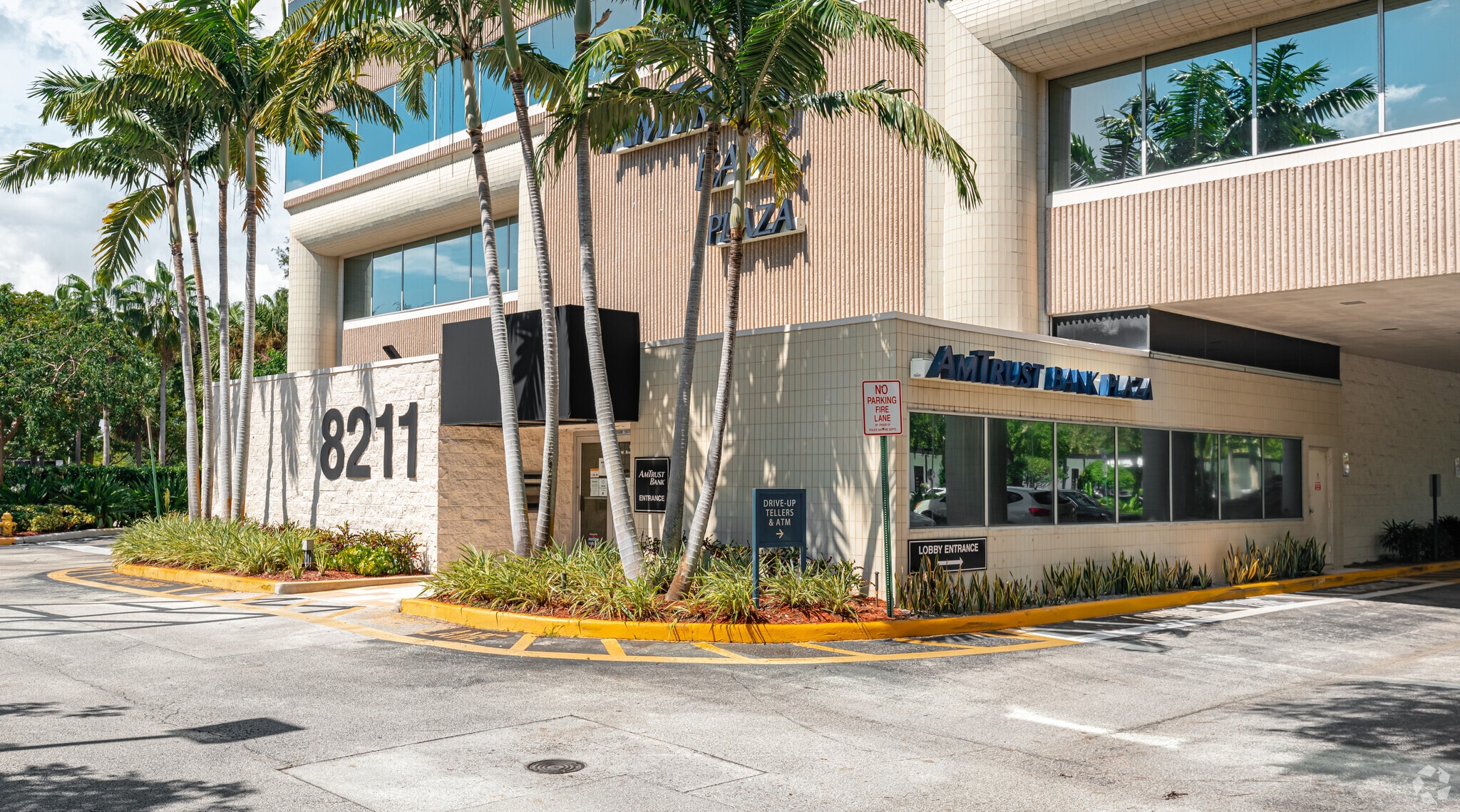 8211 W Broward Blvd, Plantation, FL 33324 Flagstar Bank Plaza