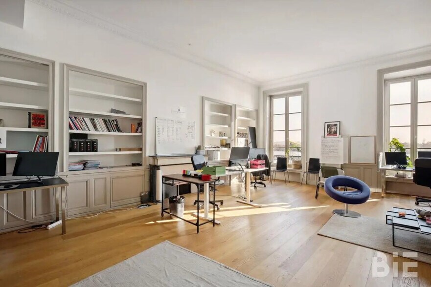 Office in Bordeaux for lease - Interior Photo - Image 2 of 6
