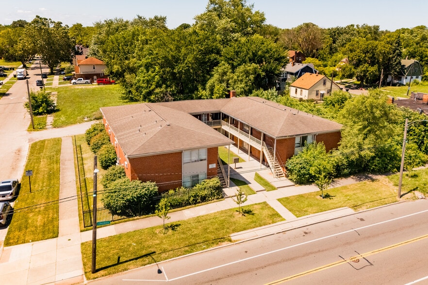 9455 Chalmers St, Detroit, MI for sale - Building Photo - Image 2 of 3