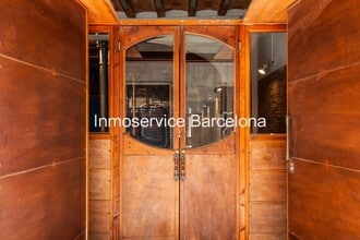 Retail in Barcelona, Barcelona for lease Interior Photo- Image 2 of 11