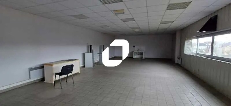 Flex in Les Mureaux for lease - Interior Photo - Image 3 of 6