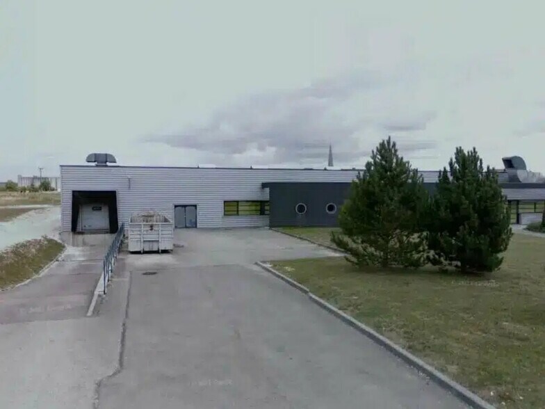 Flex in Fontaine-les-Grès for lease - Building Photo - Image 2 of 3