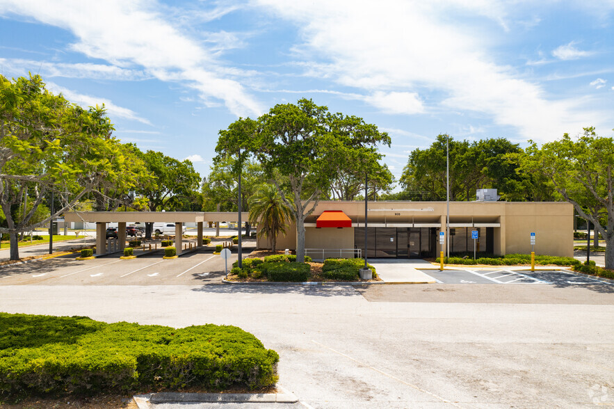 935 Beneva Rd N, Sarasota, FL for lease - Building Photo - Image 3 of 7