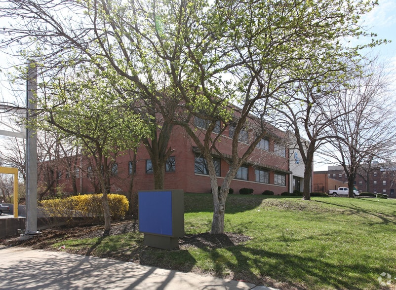 3131 Broadway St, Kansas City, MO for sale - Building Photo - Image 2 of 2