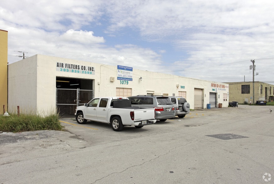 1079-1085 E 24th St, Hialeah, FL for lease - Building Photo - Image 2 of 5