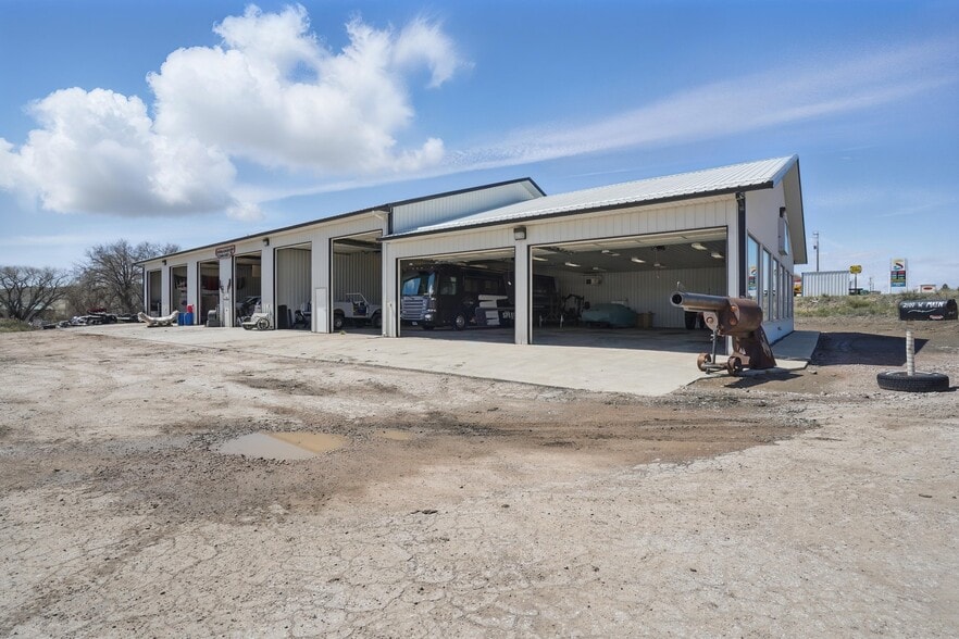 2100 W Main St, Newcastle, WY for sale - Building Photo - Image 3 of 20