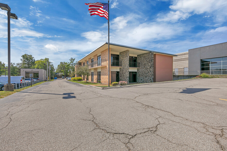 9920 Watson Rd, Crestwood, MO for lease - Building Photo - Image 1 of 4