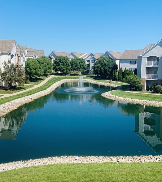 1200 Greenfield Pl, O'Fallon, IL for sale - Primary Photo - Image 1 of 90