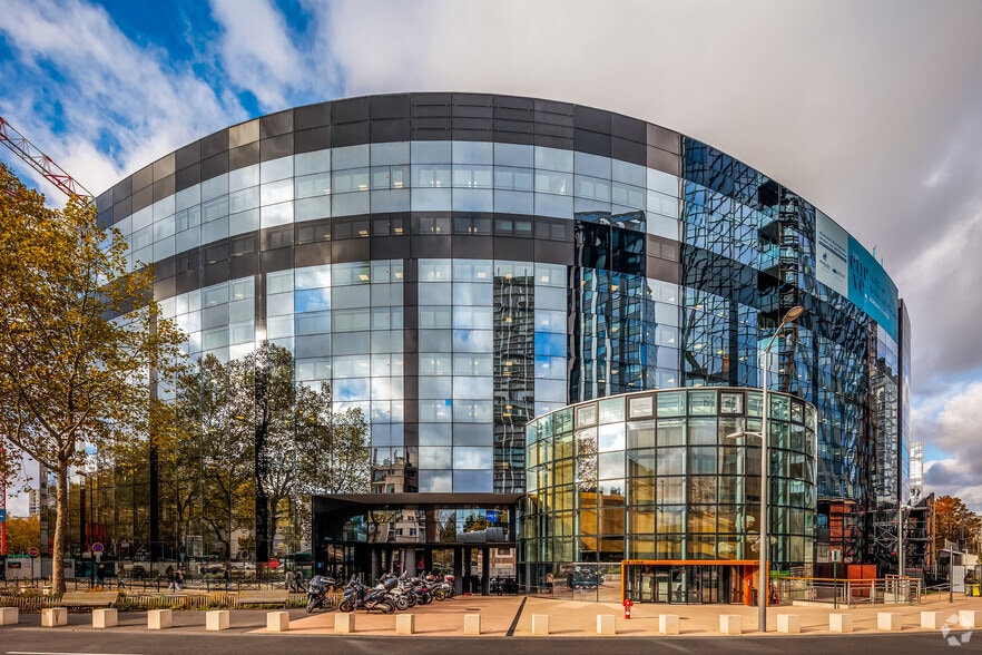 48-50 Avenue Du Général De Gaulle, Puteaux for lease - Primary Photo - Image 1 of 3