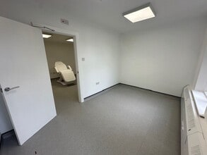 109 Eastham Village Rd, Wirral for lease Interior Photo- Image 1 of 8