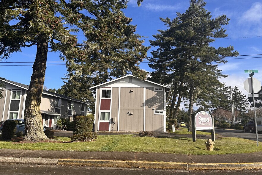 1369 8th St, Florence, OR for sale - Building Photo - Image 1 of 1