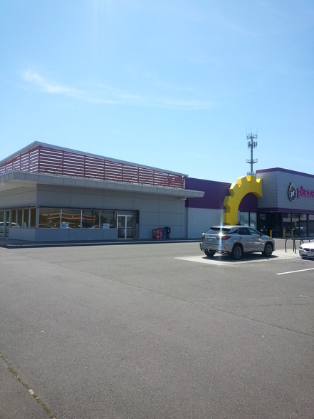 2300-2460 W 11th Ave, Eugene, OR for sale - Building Photo - Image 1 of 1