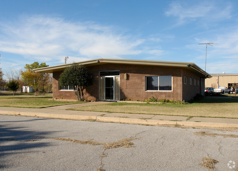 301 NE 20th St, Lawton, OK for sale - Primary Photo - Image 1 of 12