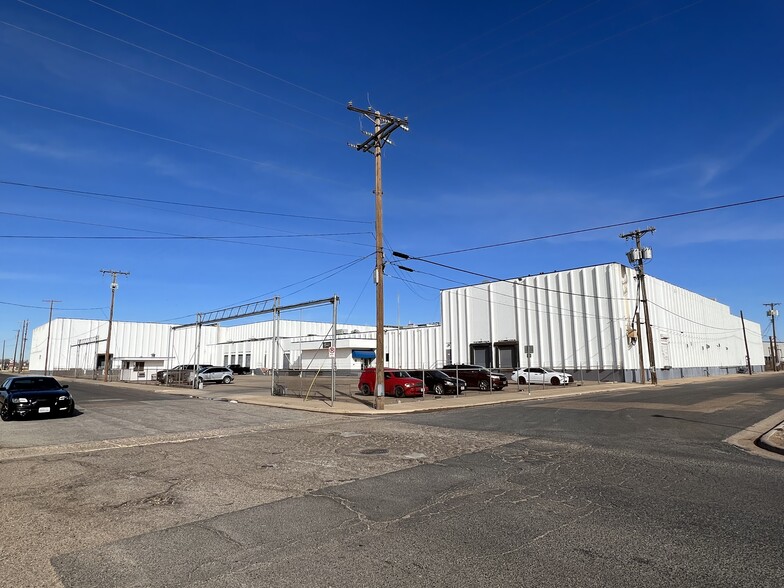 1001 E 33rd St, Lubbock, TX for sale - Building Photo - Image 1 of 1