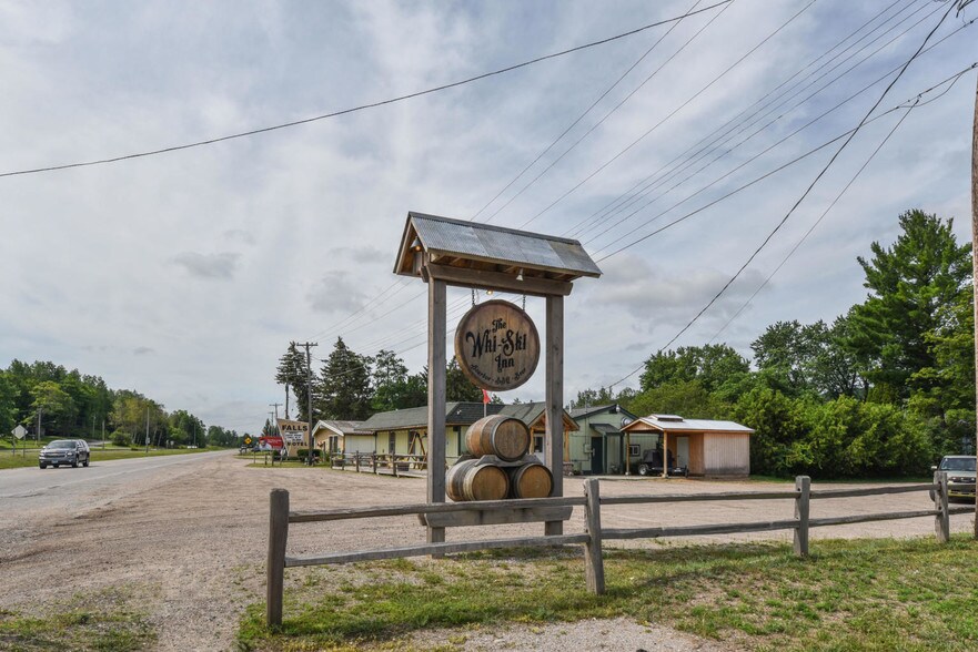 2670 S US131 Hwy, Boyne Falls, MI 49713